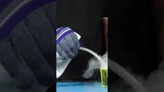 Thumbnail: Smoke bubble soap from dry ice