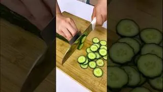 Thumbnail: Knife Finger Guard That Protects While Cutting #kitchengadgets #kitchen #ilovegadgets