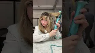 Thumbnail: Testing Out the Shark Glossi