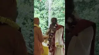 Thumbnail: Gurudev's#srisriravishankar  Divine Darshan from Bangalore Ashram!!..#peace #shorts