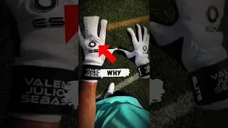 Thumbnail: Why this goalkeeper WEARS 4 finger gloves? 🤫 #americansoccer #soccer #football #messi #ronaldo