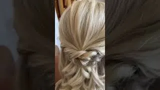 Thumbnail: Half up half down hairstyle -wavy/curly #shorts