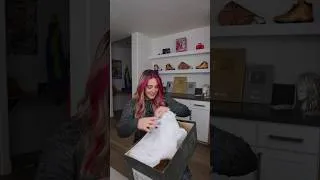 Thumbnail: THIS was found in LOST LUGGAGE