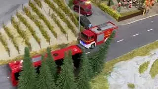 Thumbnail: Faller Car System Digital 3.0 - Fire truck emergency response  - DC Digital Feuerwehrauto