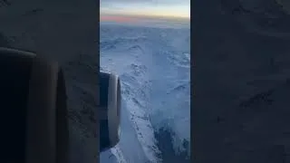 Thumbnail: Choose THIS airplane seat when leaving Alaska. #travel #shorts
