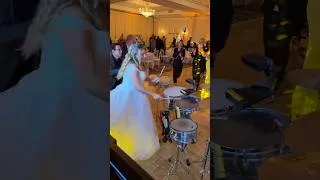 Thumbnail: Bride’s Surprise Performance Had Everyone Speechless 😱