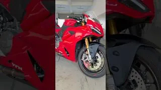 Thumbnail: 2025 Ducati Panigale V2S | Track Ride | MMRT