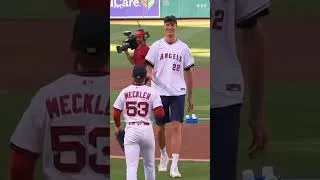 Thumbnail: 7’9” Basketball Star vs 5’9” Angels Player! 📐