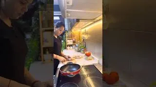 Thumbnail: 4 AM Morning Routine of an Indian Working Mom 😍 | Breakfast & Tiffin Prep #shorts #viral #minivlog
