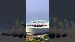 Thumbnail: Kritiek op vliegtuigen die vlak boven stadion langs vliegen
