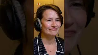 Thumbnail: Het werk van een stem-acteur: emoties en hysterische geluiden