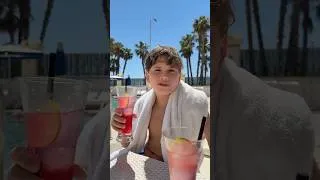 Thumbnail: SUMMER VACATION 🤭