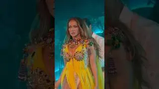 Thumbnail: Jennifer Lopez - Save Me Tonight (Dolce & Cabbana Show Live) #jlo #shorts #SaveMeTonight