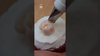 Thumbnail: Flower Butter Cream Cupcakes 2