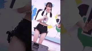Thumbnail: ビーチサイドでノリノリのアイドル もぶぴ にっぽんワチャチャ 鈴木Mob. （Japanese Idol）