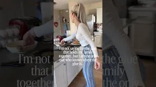 Thumbnail: If it’s lost, broken, scheduled or needs to be signed… mom knows 💁🏼‍♀️✨