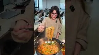 Thumbnail: 🔥 Ultimate Fatty Sauce Rice Noodles Recipe | Langweixian Be Yourself  #foodvlog #ricenoodles