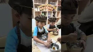 Thumbnail: 🧁樂倪五感烘焙屋開張啦！🎉#樂倪教育 #learnyland #親子課程 #中路特區 #桃園親子課程 #烘焙課程 #全美語教學 #kids #englishclass #shorts