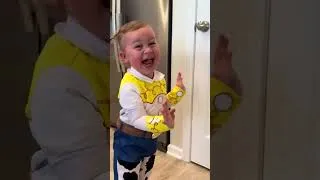 Thumbnail: Dad Surprises hid little one!