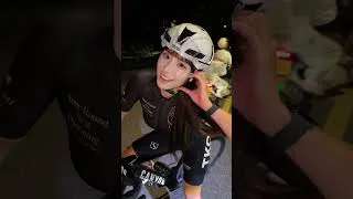 Thumbnail: 骑行后，谁还能不兴奋地打开相机自拍呢
