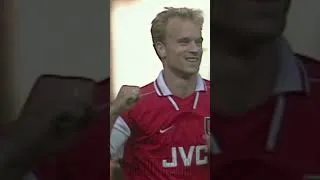 Thumbnail: Bend it like Bergkamp! ⤴️🎯