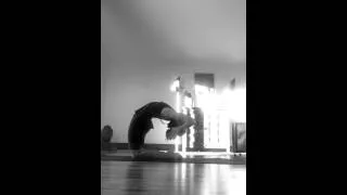 Thumbnail: kapotasana