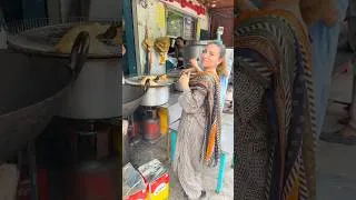 Thumbnail: Frying Poori at Taj Mahal Lahore #shorts