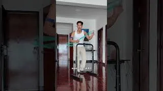 Thumbnail: Muscle up on a dip bar