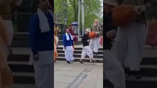 Thumbnail: Chant and be blissful