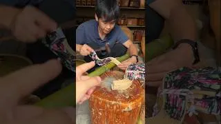 Thumbnail: Don't underestimate this "crooked-handle fan"; you can open it up and wear it on your head.Handmade