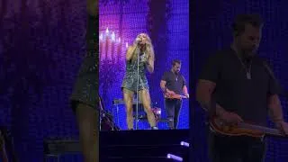 Thumbnail: @carrieunderwood performing a @collectivesoultv classic “Shine.” #countrymusic #concert #rock