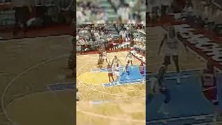 Thumbnail: MJ Getting Buckets and Dimes (1990.11.24)