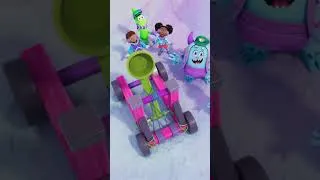 Thumbnail: 🏔️Super Snow Ball Catapult!☃️❄️@CrayolaCrewOfficial  | Moonbug Kids - Fantasy Cartoons #shorts