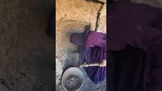 Thumbnail: Cave in the middle of the mountain
