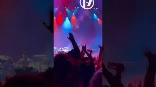 Thumbnail: Twenty One Pilots LIVE: Guns for Hands (shot by my sister in law)