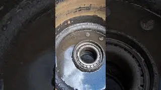 Thumbnail: drum and hub stuck to wheel