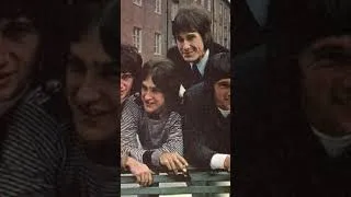 Thumbnail: Waterloo Sunset - David Bowie #musichistory #musictrivia #coversongs #davidbowie #thekinks