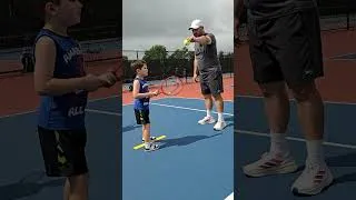 Thumbnail: Backhand week with our Red Ballers! 🎒🎾​ 3 fundamental steps:1️⃣ Ready Position2️⃣ Turn3️⃣ Swing!​