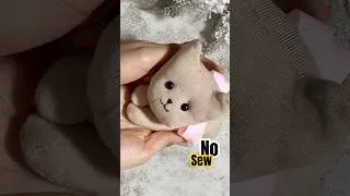 Thumbnail: 🐈Turn SOCKS to cute CAT! Full Video👇🏽#shorts #recycledcraft #nosew  #diy #sockscraf