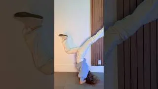 Thumbnail: Pomp it funny dance by Nastya