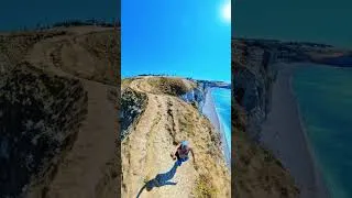 Thumbnail: Abonne-toi pour plus de découvertes !​#Étretat #Normandie #Falaises #VoyageFrance #VuePanoramique