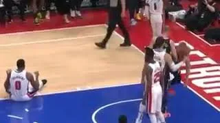 Thumbnail: Nikola Jokic knocks down Andre Drummond and scores
