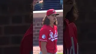 Thumbnail: A surprise ball pops out of Wrigley’s ivy during Cubs-Reds game
