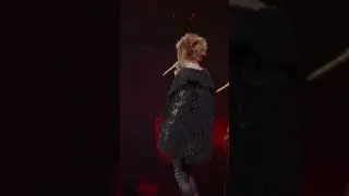 Thumbnail: Mylene Farmer L'amour n'est rien live 2006 #mylenefarmer #live #concert #musique #music