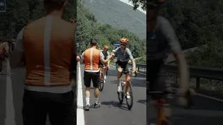 Thumbnail: Elite feedzone refuelling at the #GirodItalia 👏👏👏