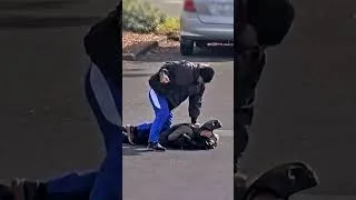 Thumbnail: New Zealand Police Officer sets the pace in foot chase