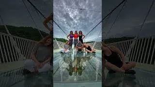 Thumbnail: Inside huge construction ZHANGJIAJIE GLASS BRIDGE