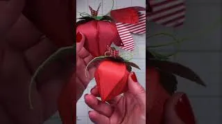 Thumbnail: These Strawberry Treat Boxes Are Almost Too Cute to Give Away