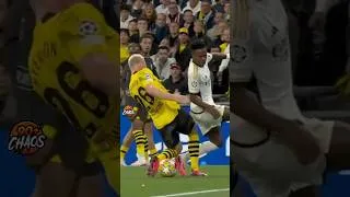 Thumbnail: 10000 IQ Football Skills 🧠⚽ #football #footballshorts #soccer #bellingham #viniciusjr #fabianruiz