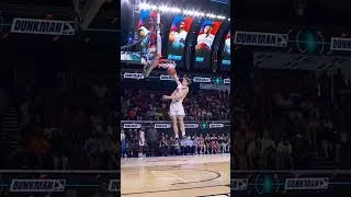 Thumbnail: Cam Hazzard's 360 Between-the-Legs Dunk
